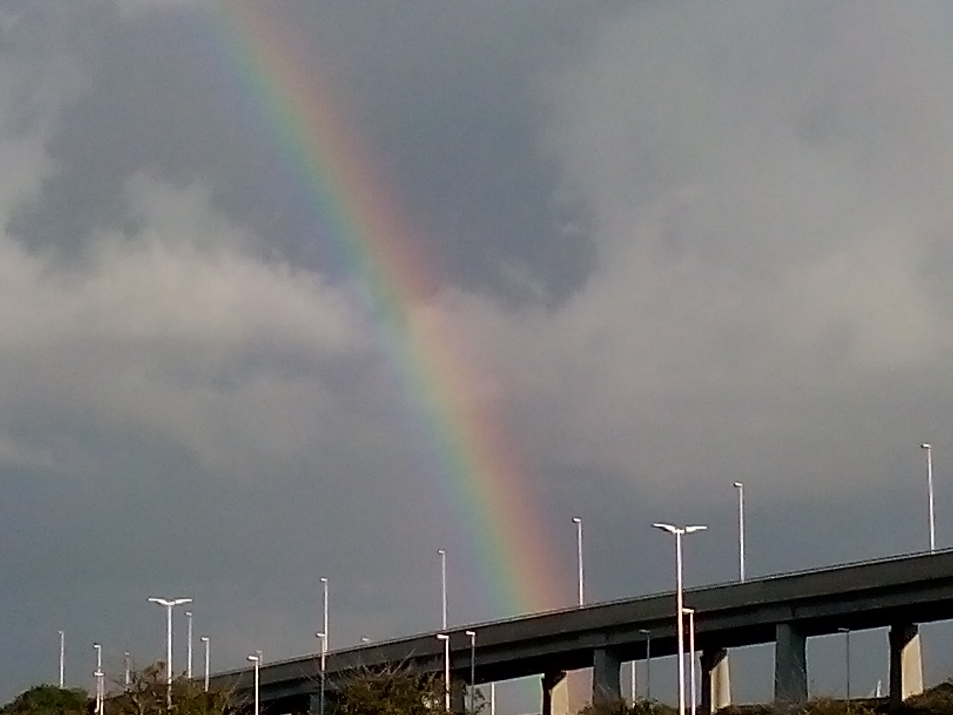 Arco Iris luego de la lluvia sobre el Aeropuerto